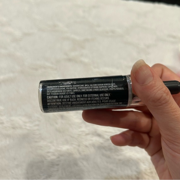 Revolution Skincare Highlighter Duo in Unicorn Elixir and Mermaid Scales - Picture 6 of 9